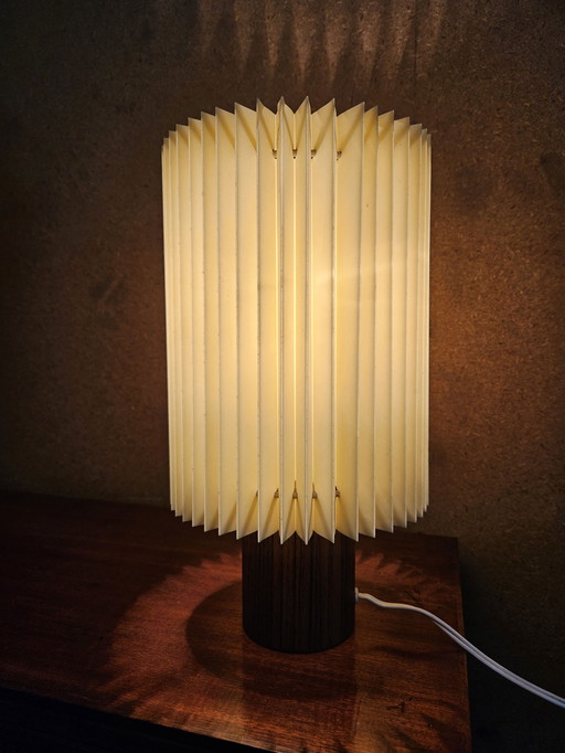 Skandinavisches Design Tischlampe aus den 70er Jahren