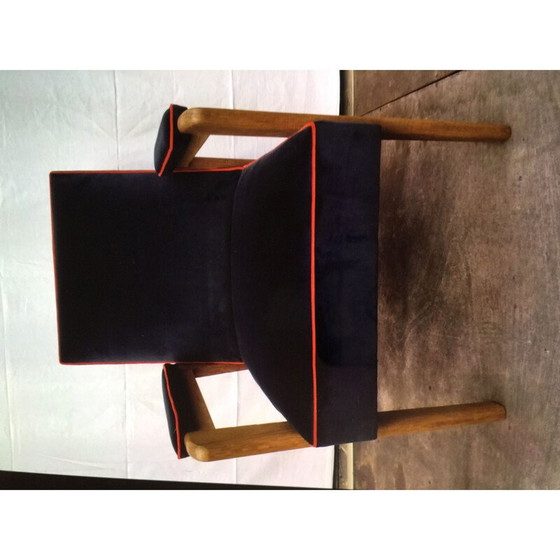 Image 1 of Vintage-Sessel aus massiver Eiche mit grauem und korallenrotem Samtbezug von Marcel Gascoin