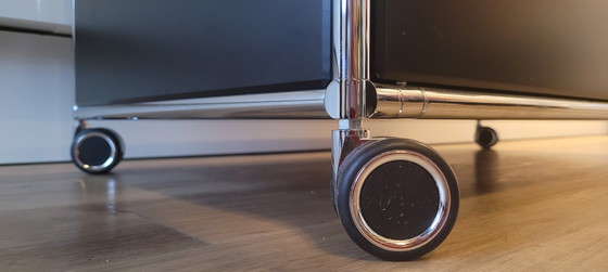 Image 1 of Dauphin Home TV-Wagen