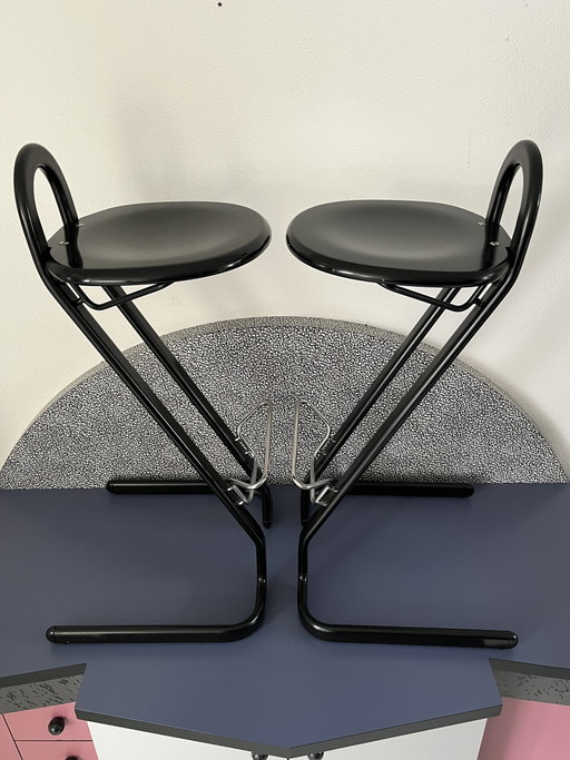 2 Postmoderne Barhocker, Thema Italien