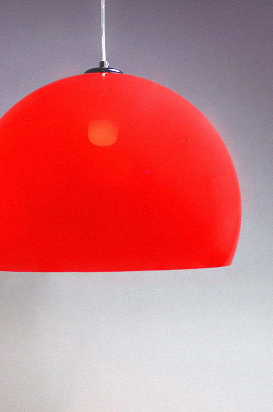 Image 1 of Space Age Kirschrote Acryl-Pendelleuchte