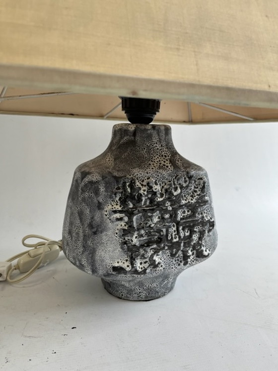 Image 1 of Keramik-Tischlampe in Grau/Schwarz von 1960 mit Originalschirm in ausgezeichnetem Zustand, keine Chips!