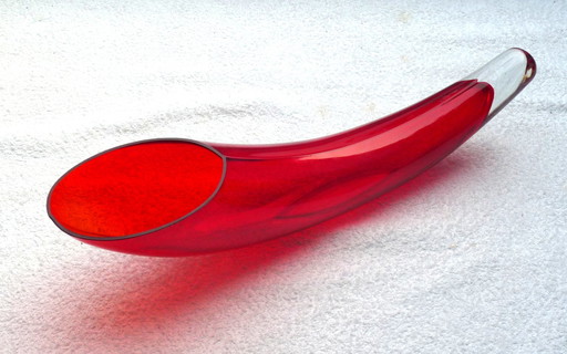 Rotes Glas „Füllhorn“