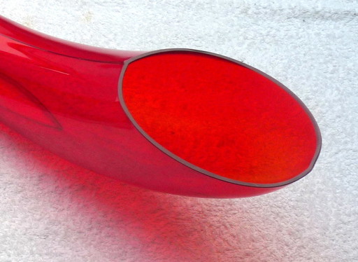 Rotes Glas „Füllhorn“