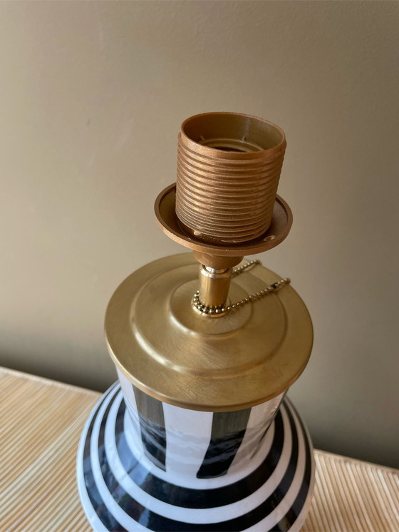 Image 1 of Grafische Schwarz-Weiß-Lampe