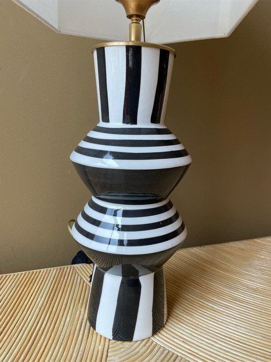 Image 1 of Grafische Schwarz-Weiß-Lampe