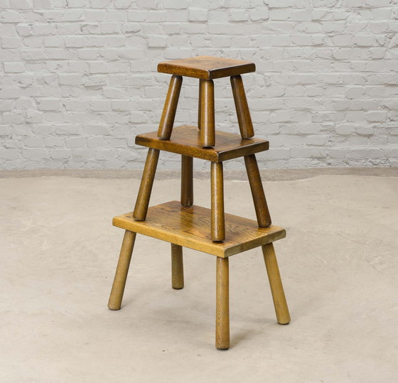 Image 1 of Brutalist rechteckige Tische / Hocker im Charlotte Perriand -Stil aus massiver Eiche, 3er-Set, 1960er Jahre.