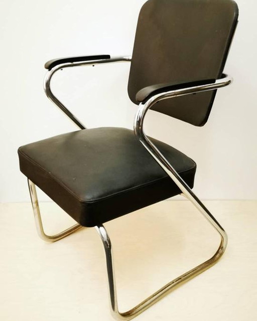 Büroklammerstuhl von Paul Schuitema