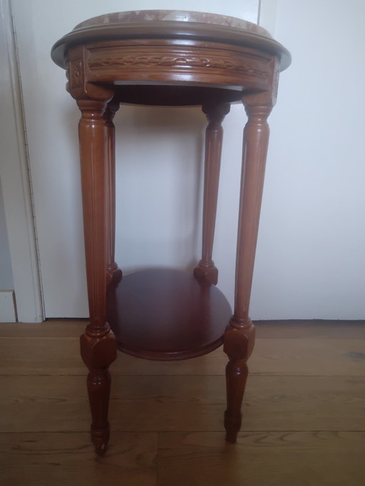 Holz-Pflanztisch mit roter Marmorplatte