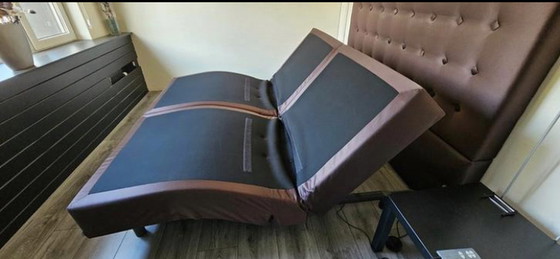Image 1 of Auping Kiruna Brown Velvet Luxuriöser vollelektrischer Boxspring