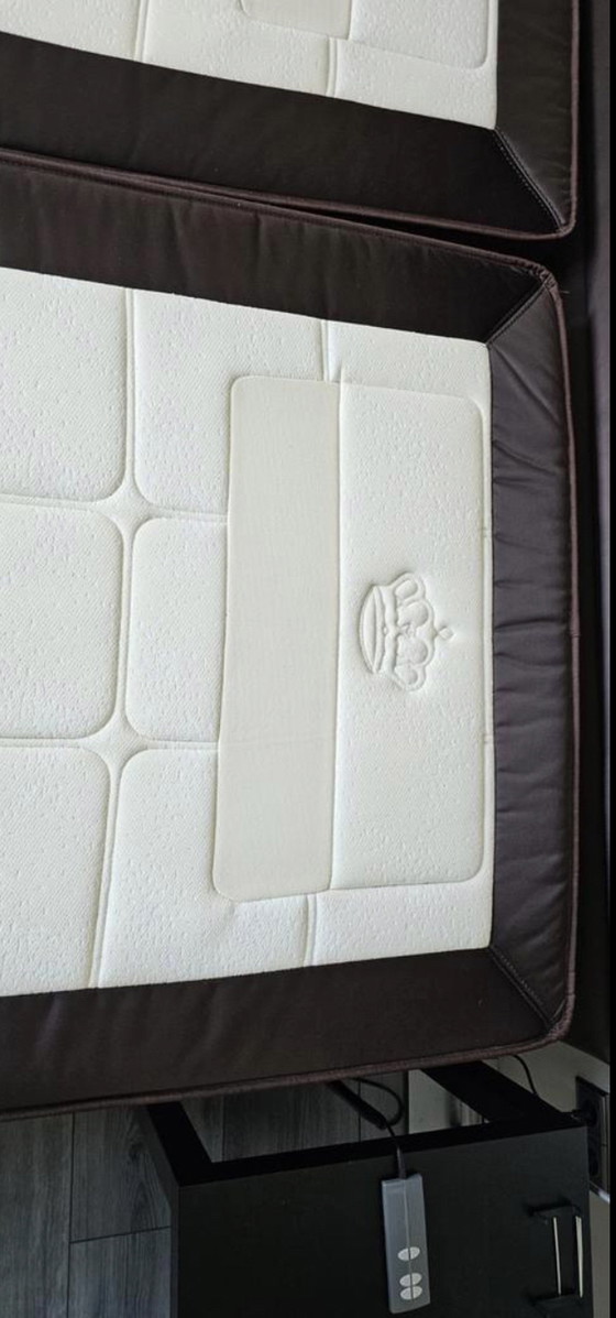 Image 1 of Auping Kiruna Brown Velvet Luxuriöser vollelektrischer Boxspring