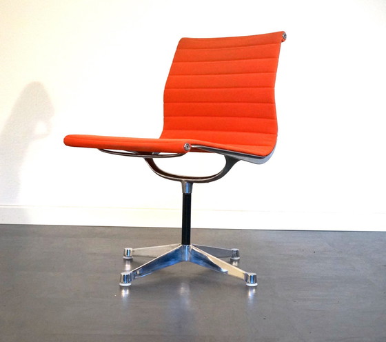 Image 1 of Vintage Ea106 Alu Stuhl Von Ray & Charles Eames Für Herman Miller