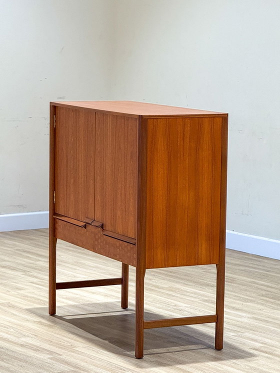 Image 1 of Sideboard oder Getränkeschrank (McIntosh)