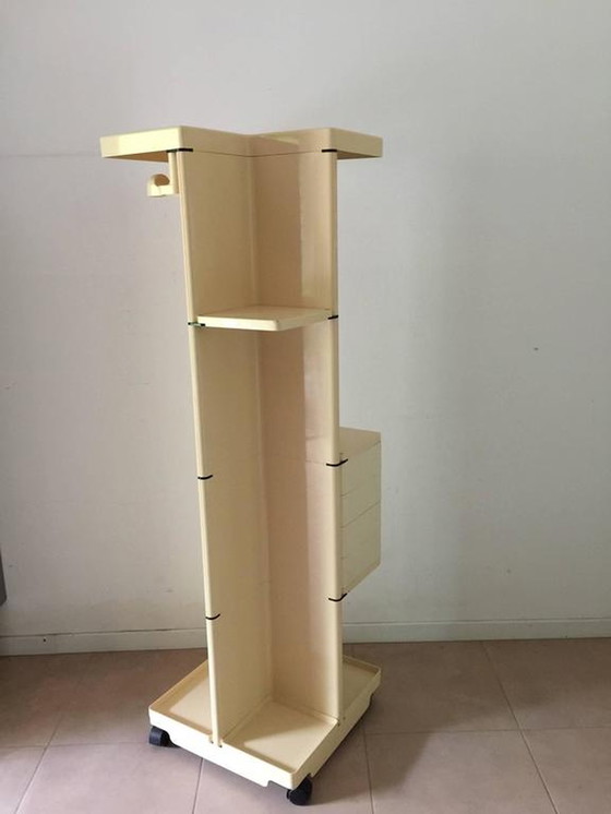 Image 1 of iGuzzini Kapstok von Fabio Lenci