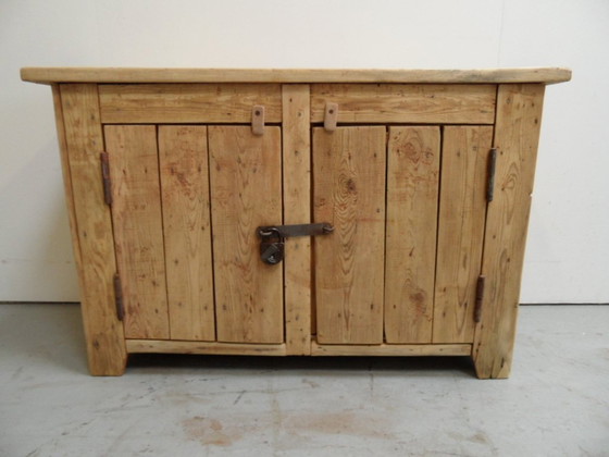 Image 1 of Britalist Zwei-Tür-Schrank 1950'S