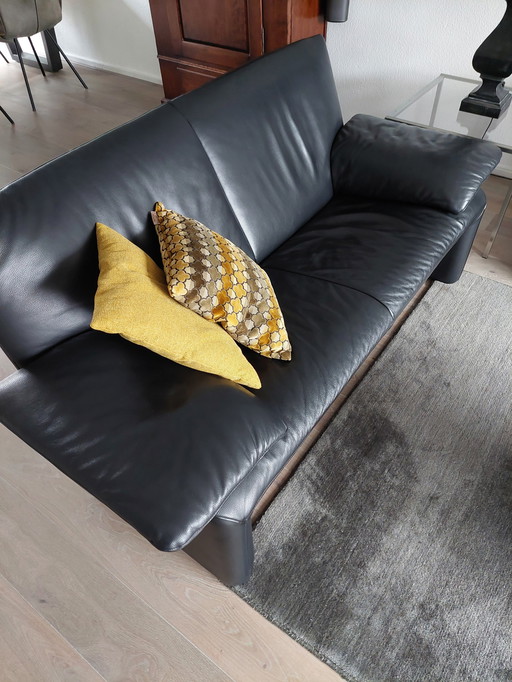 2,5-Sitzer Jori Sofa mit verstellbarer Armlehne