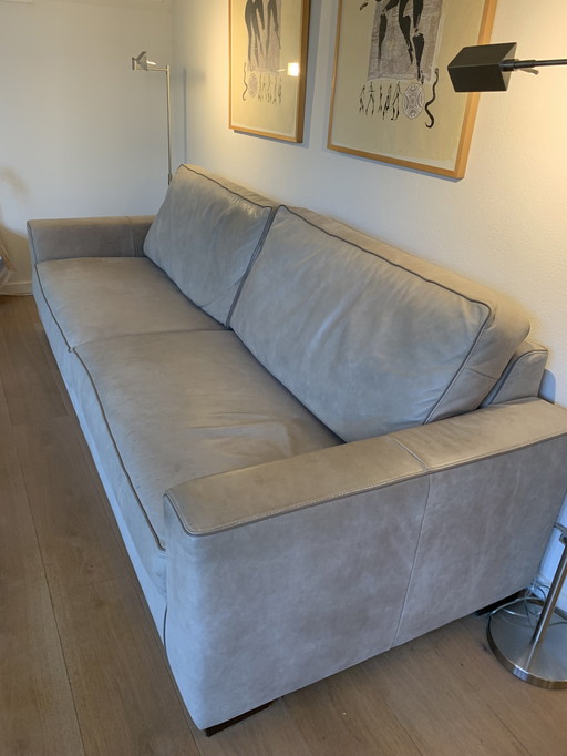 Robustes 4-Sitzer-Sofa aus Anilinleder in Greige.