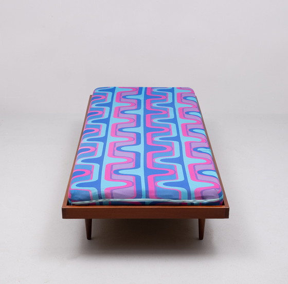 Image 1 of 1950s Zwei Schubladen Teakholz Daybed Holland