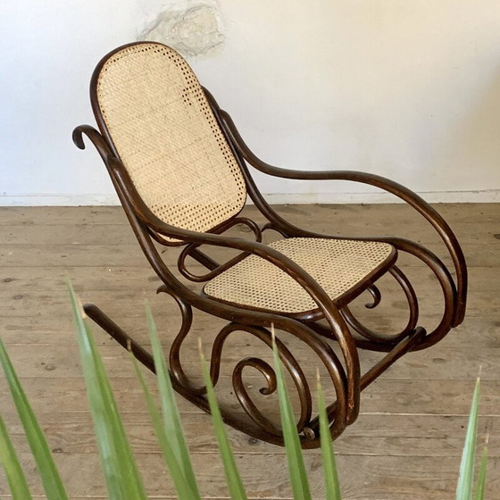 Image 1 of Vintage Thonet Schaukelstuhl aus Schilfrohr