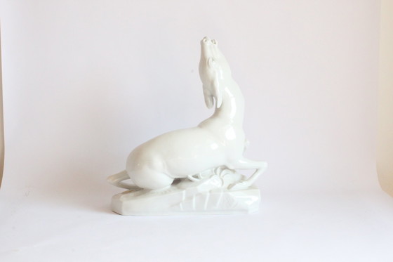 Image 1 of Arthur Storch, Sterbendes Reh für die Schwarzburger Werkstätten 1922