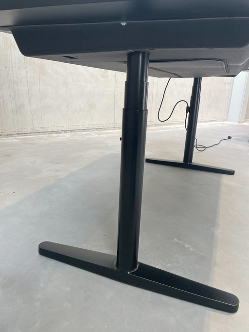 Vitra Tyde-Schreibtisch