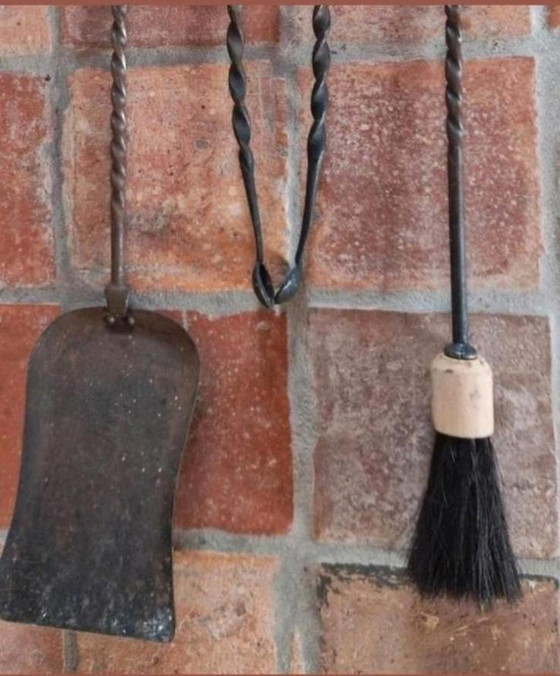 Image 1 of Brutalistisches schmiedeeisernes Hängekaminset, Kaminset