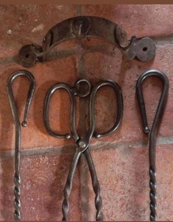 Image 1 of Brutalistisches schmiedeeisernes Hängekaminset, Kaminset