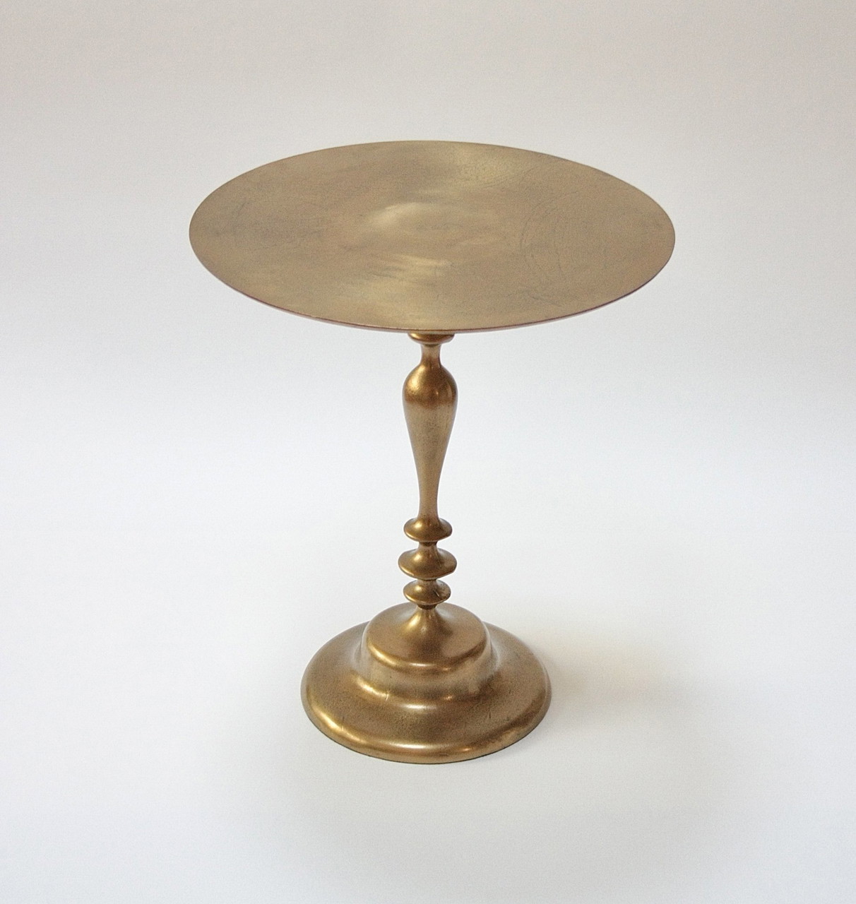 Vintage Ritz Hotel Tisch | €900 | Whoppah