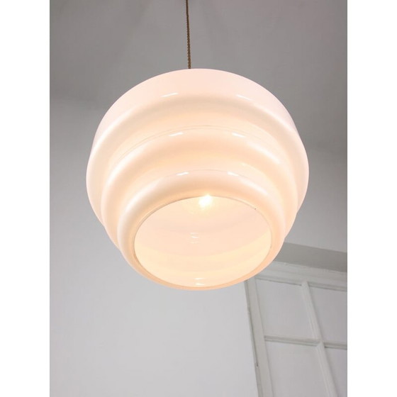 Image 1 of Mid Century Cascade Pendelleuchte aus Messing und Opalin