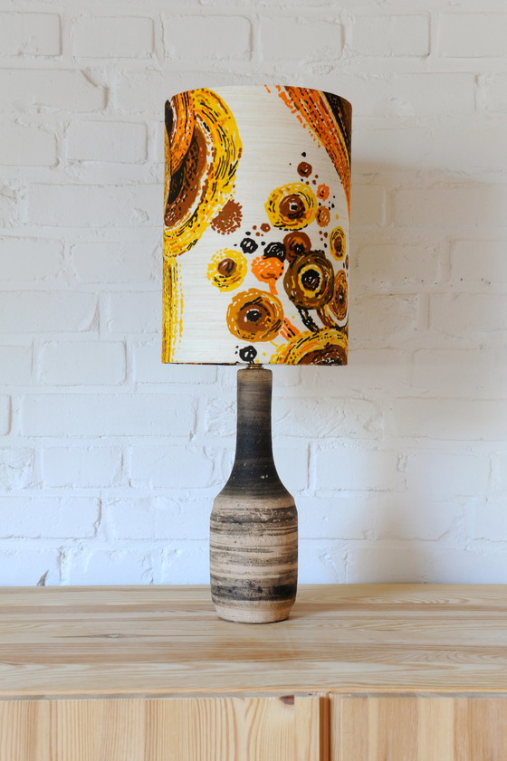 Image 1 of Vintage-Keramik-Lampenfuß mit neuem handgefertigtem Lampenschirm aus originalem Vintage-Stoff