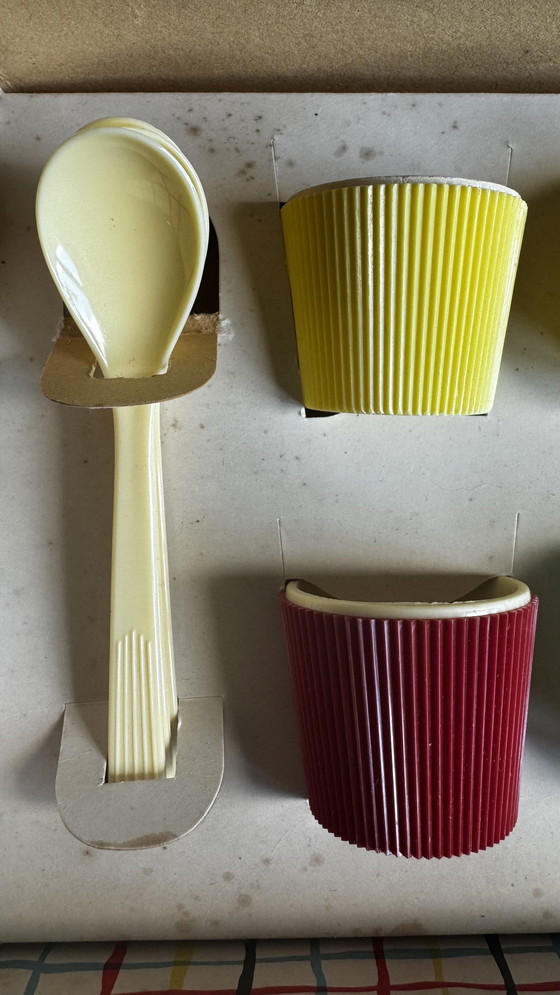 Image 1 of Vintage Eierbecher. Neu in Box. Nie benutzt. Nie aus der Schachtel genommen. 1 Löffel fehlt.