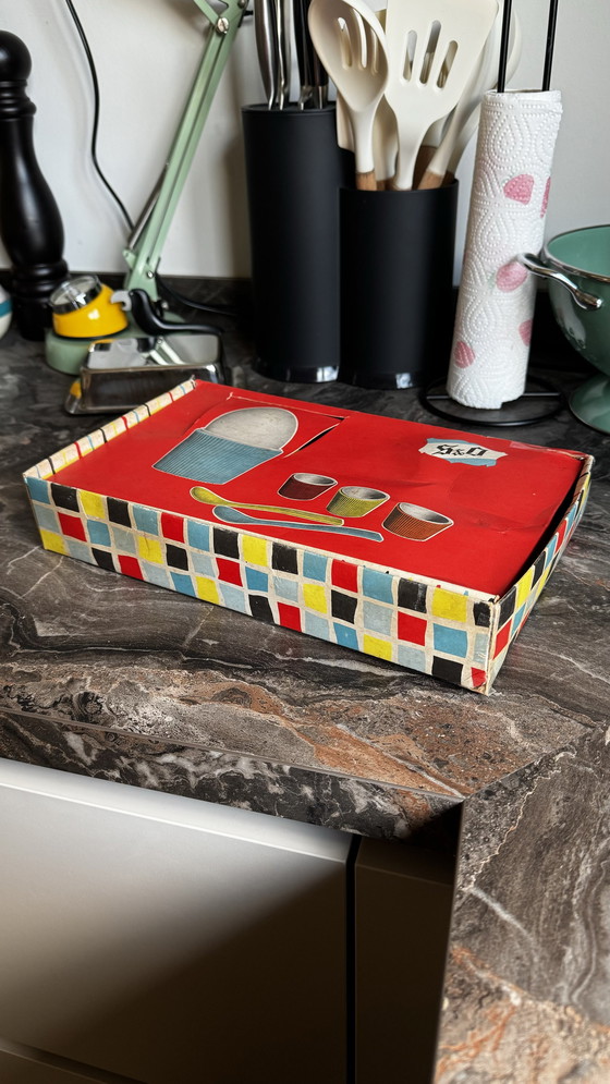 Image 1 of Vintage Eierbecher. Neu in Box. Nie benutzt. Nie aus der Schachtel genommen. 1 Löffel fehlt.