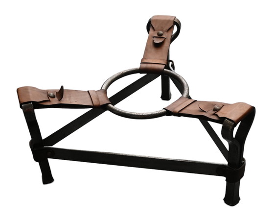 Image 1 of Jean Pierre Ryckaert, ein brutalistischer Couchtisch aus Eisen und Leder aus den 1950er Jahren