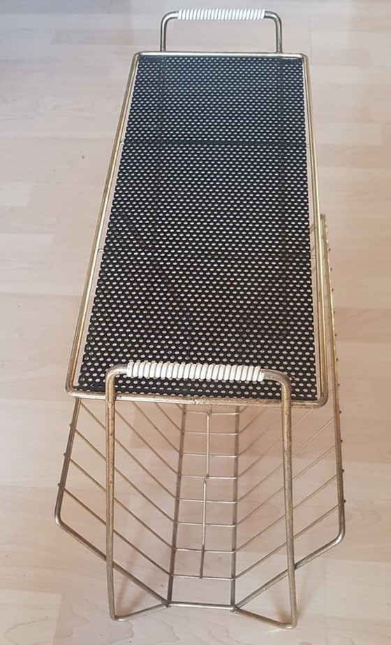 Image 1 of Magazinständer aus Messing mit Spitze Metallablage