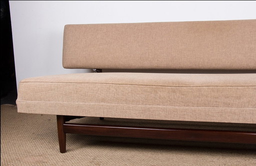 Großes Sofa, Daybed, Skandinavisch Aus Teakholz Und Stoff Neu 1960.