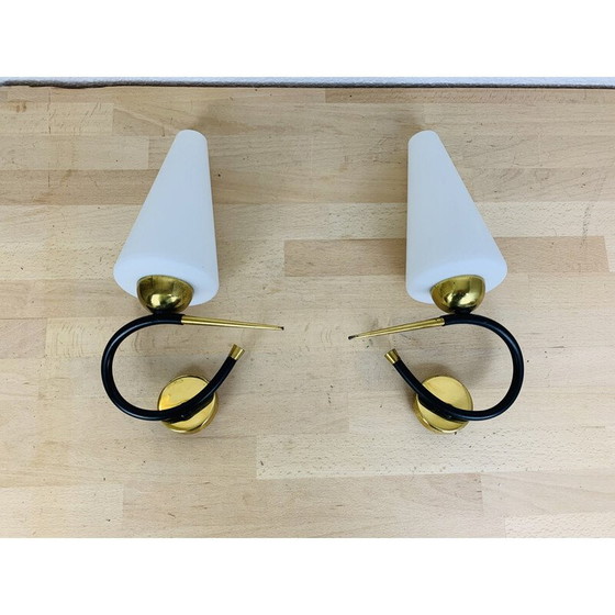 Image 1 of Paar alte Arlus-Wandlampen aus schwarzem Opalin und goldenem Messing, 1950