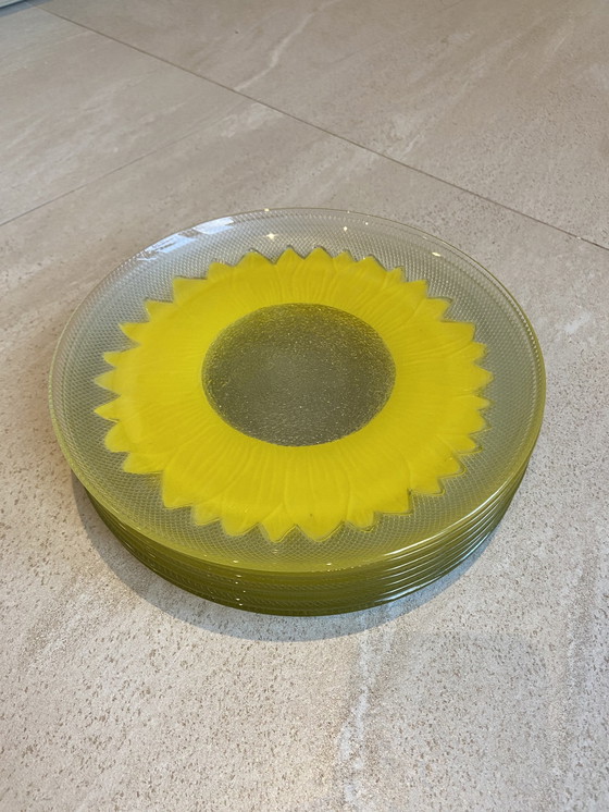 Image 1 of 7X Glasplatten mit gelber Blume aus Pasari in Indonesien hergestellt