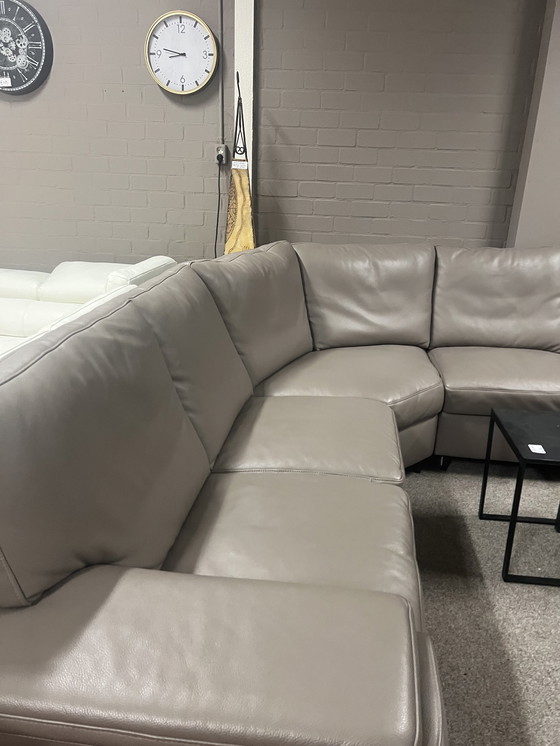 Image 1 of Luxuriöses Ecksofa aus echtem Leder - jetzt für nur 1696 €!