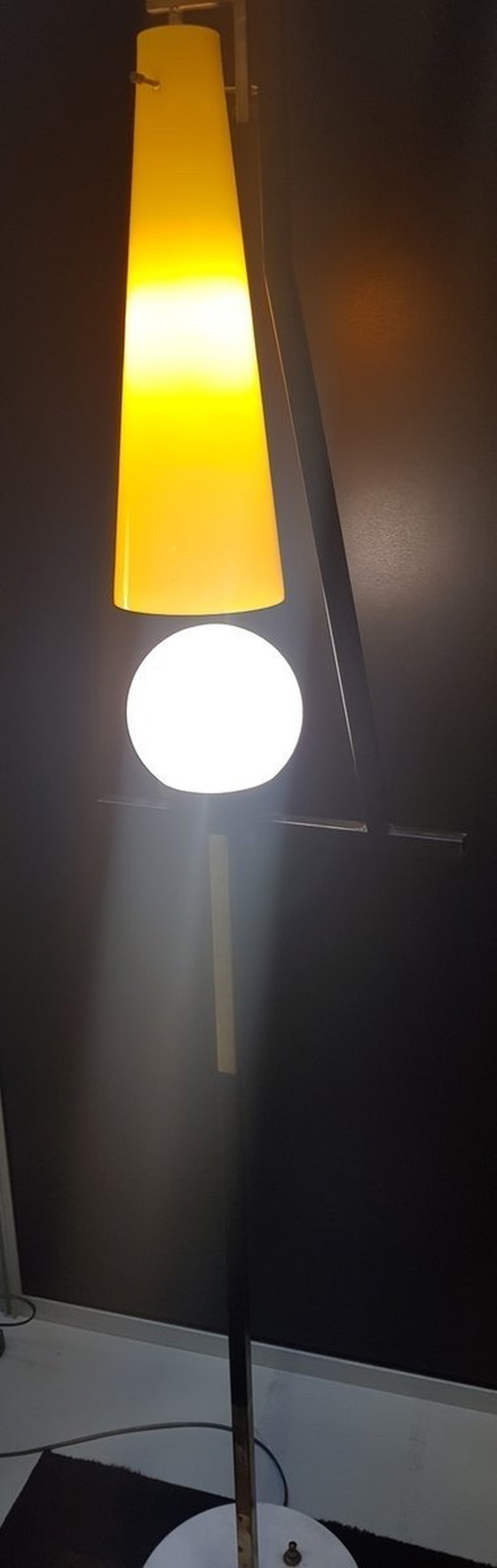 Image 1 of Italienische Stehlampe mit Lampenschirmen aus Muranoglas