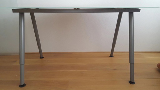 Ikea Galant Milchglas-Schreibtisch