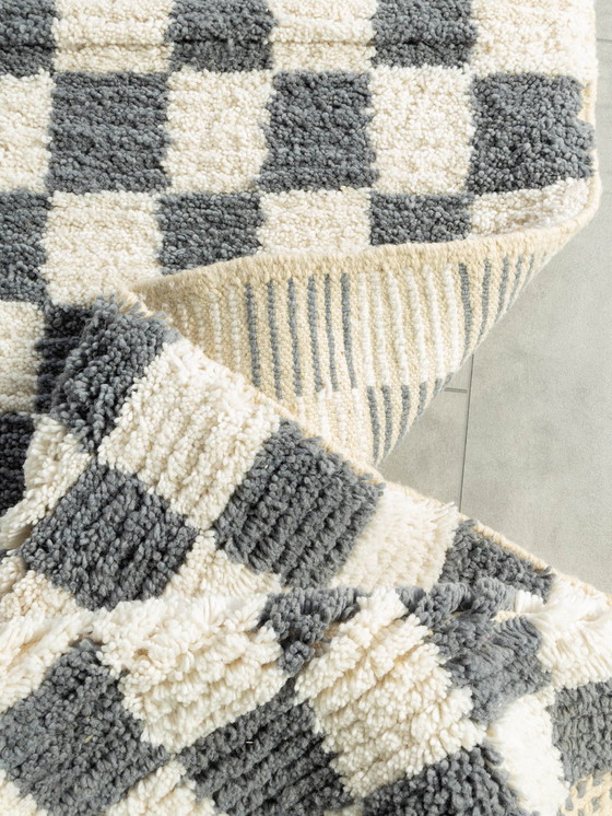 Image 1 of Grau-blau karierter Berber-Teppich