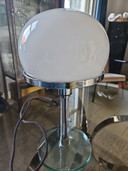 Tischlampe im Bauhaus-Stil