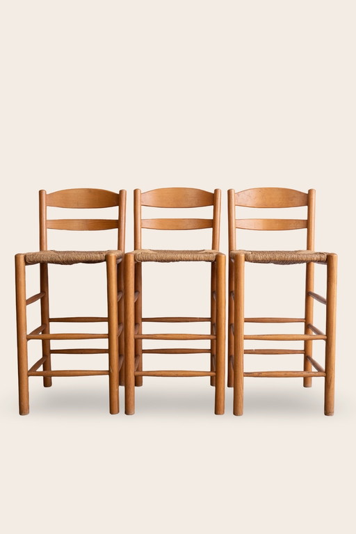 3x Rustikale Vintage-Barhocker mit Binsen-Sitz