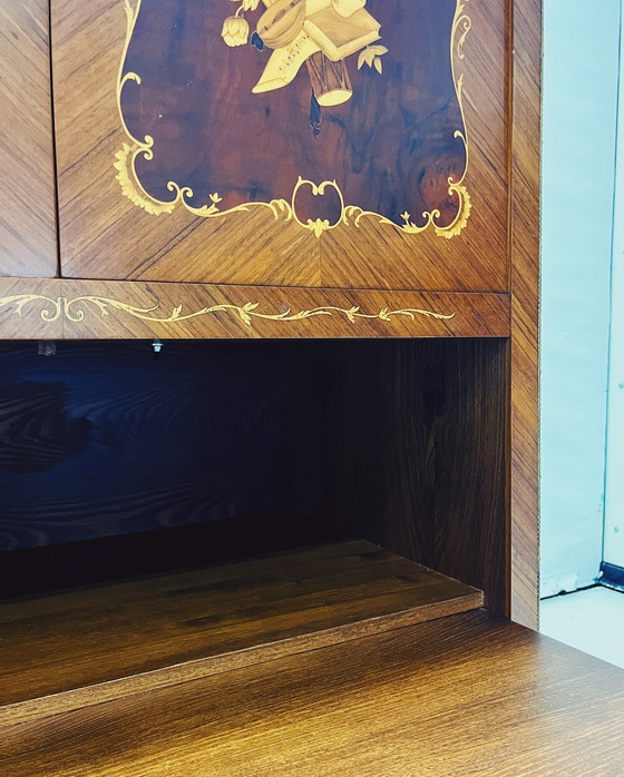 Image 1 of Klassischer Tv-Schrank