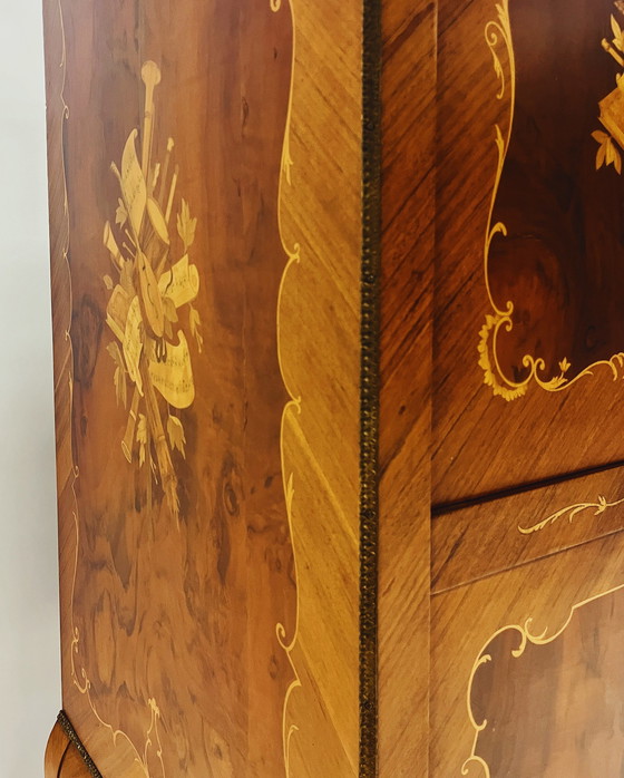 Image 1 of Klassischer Tv-Schrank