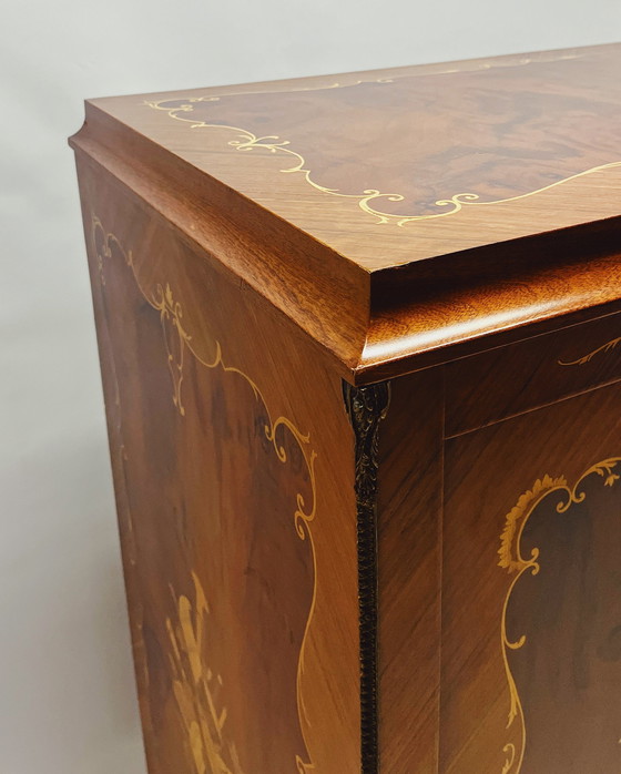 Image 1 of Klassischer Tv-Schrank