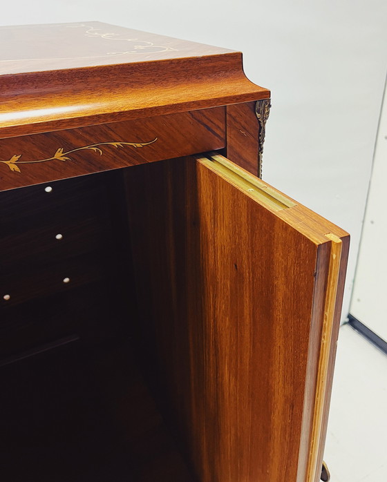 Image 1 of Klassischer Tv-Schrank