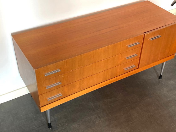 Image 1 of Teak-Sideboard aus der Mitte des Jahrhunderts