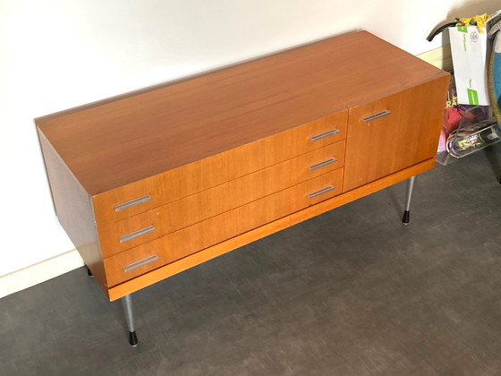 Image 1 of Teak-Sideboard aus der Mitte des Jahrhunderts