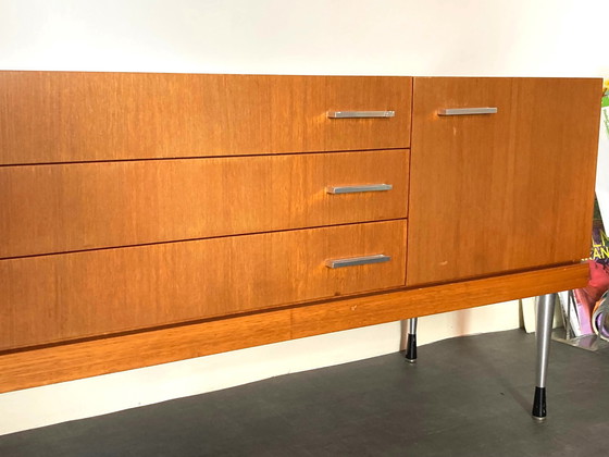 Image 1 of Teak-Sideboard aus der Mitte des Jahrhunderts